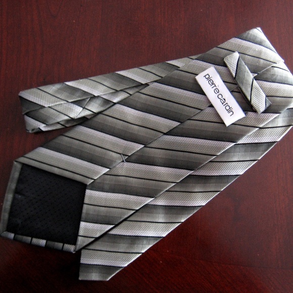 NWOT PIERRE CARDIN MULTIPLE GREEN & BLK TIE CRAVAT - Picture 3 of 4